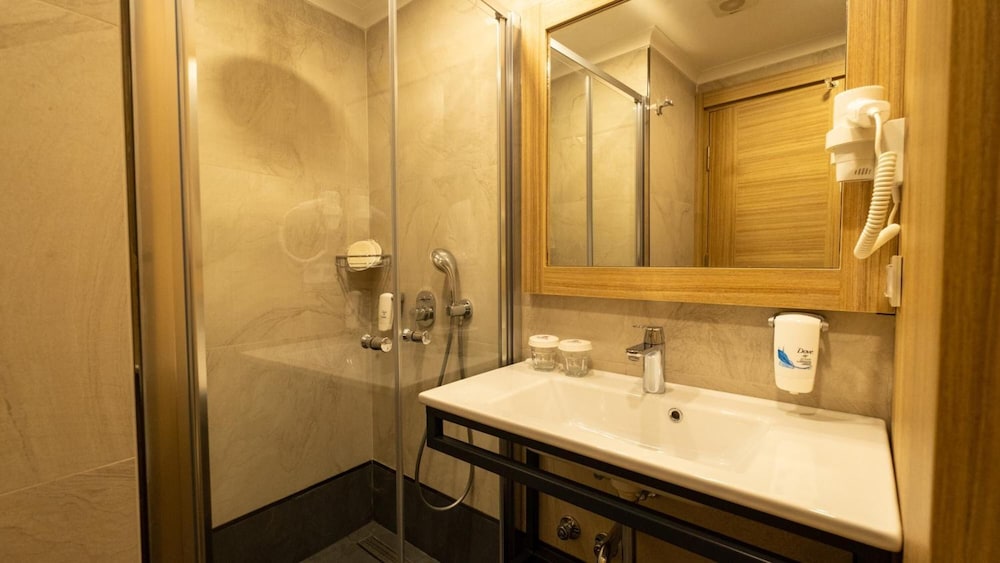 Alesta Midtown - Image 35