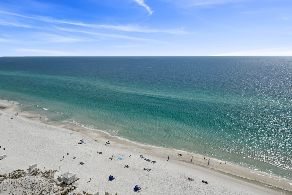 Pelican Beach 1811 1 Bedroom Condo by RedAwning