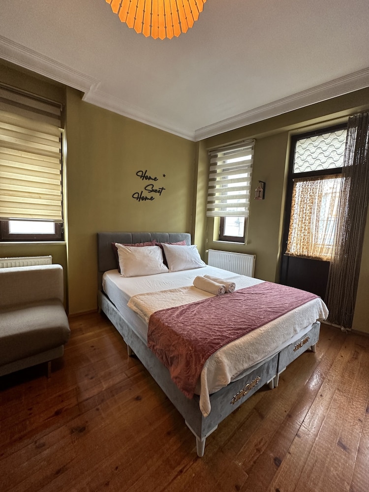 Green Bird Süit - Image 11