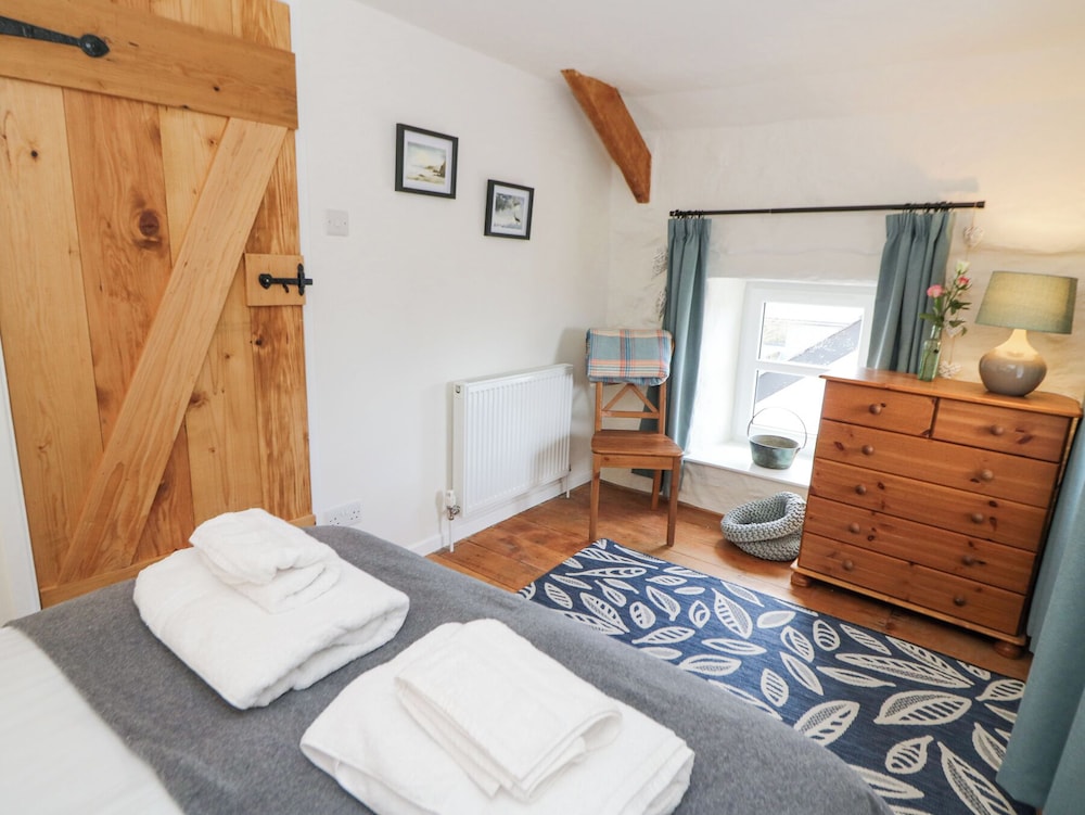 Dyffryn Cottage