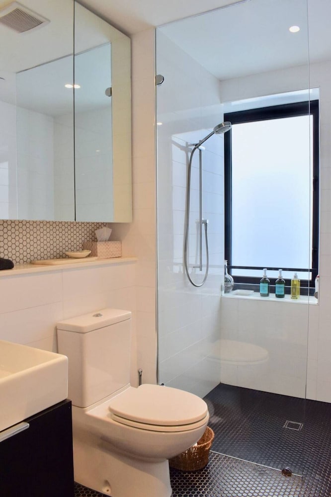 Stylish 1 Bedroom Apartment in Vibrant Potts Point