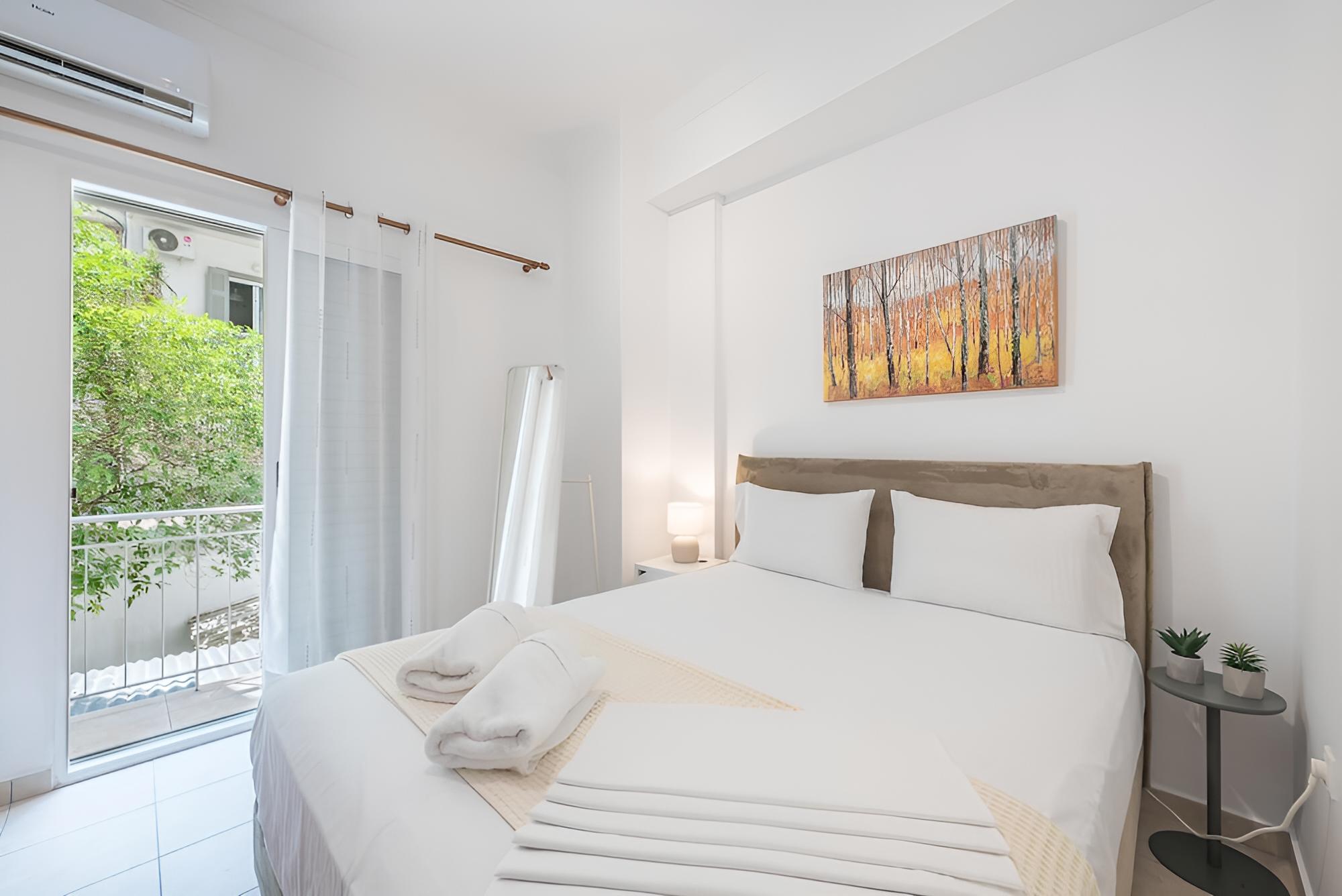 Elegant Koukaki Studio by Cloudkeys photo 1