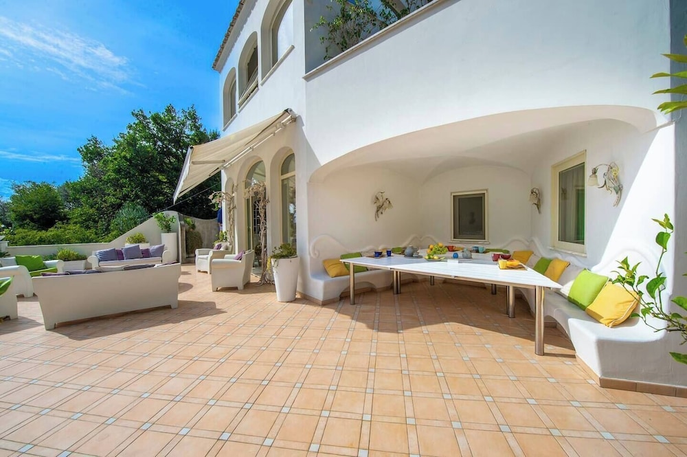 Villa In Positano With Luxury Spa & Amazing View