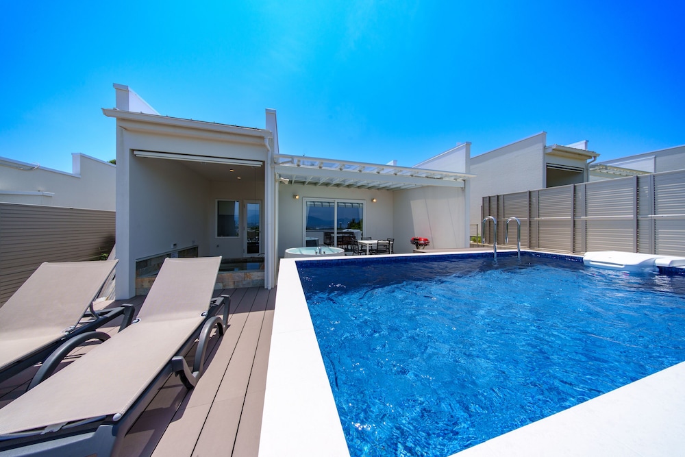 Crystal Villa SHIRAHAMA view 4
