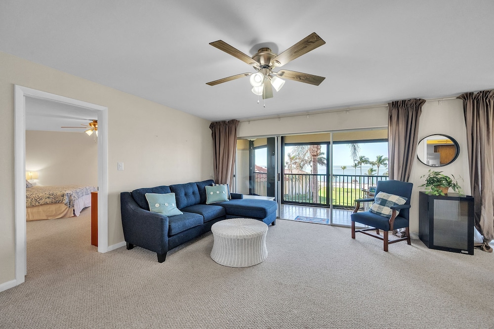 Gulf-view Condo With Resort-style Amenities 2 Bedroom Condo
