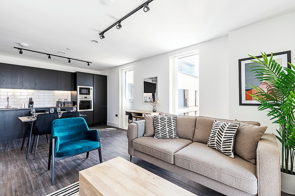 Luxurious West London Apartment