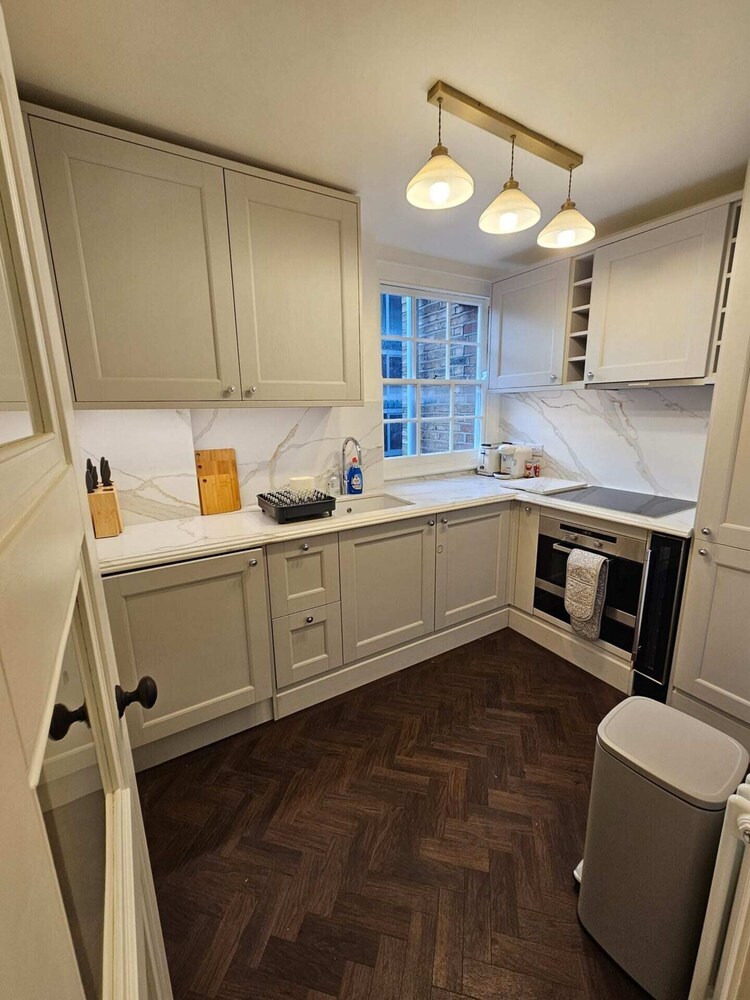 Elegant 3BD Flat Heart of London, Marylebone!