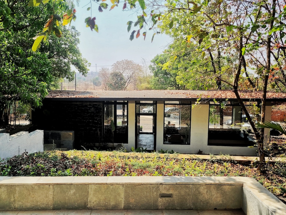 Bird's Nest Resort - Shahapur