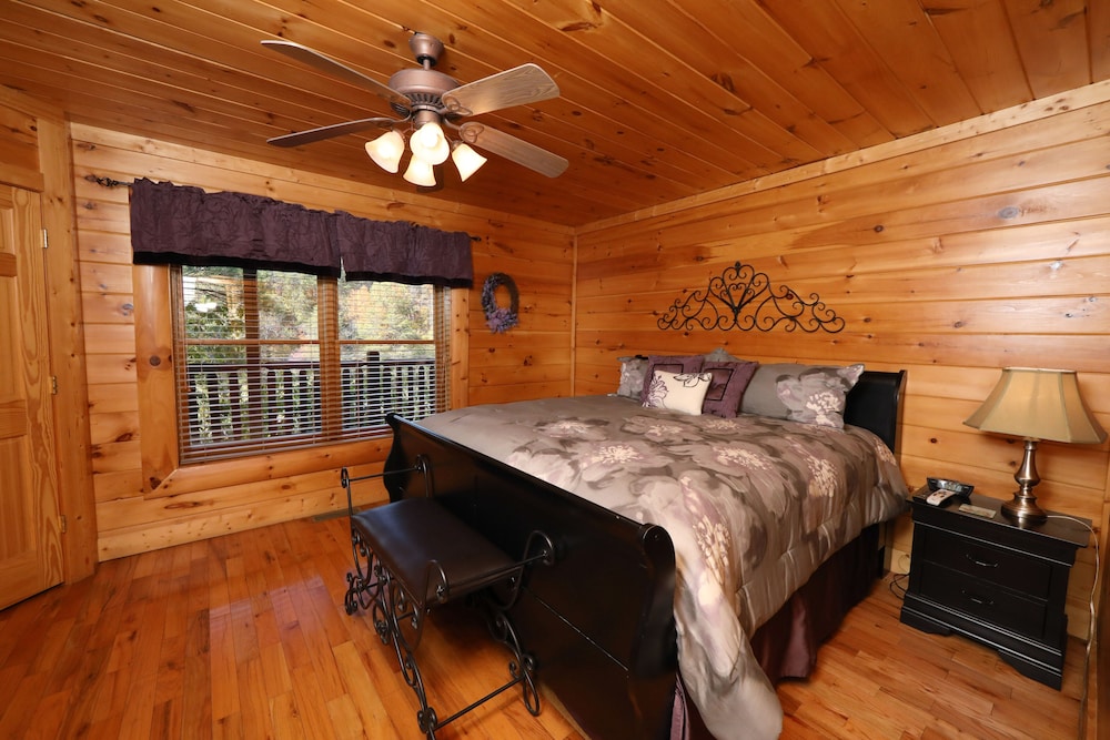 Blessed Nest - Four Bedroom Cabin view 2