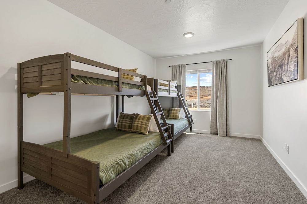 Ripple Retreat 4 Bedroom Townhouse