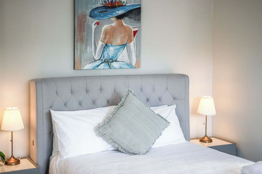 StayAU Gorgeous 5BR BBQ Home Geelong