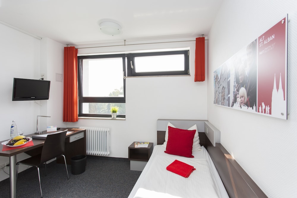 DJH City-Hostel Köln-Riehl view 5