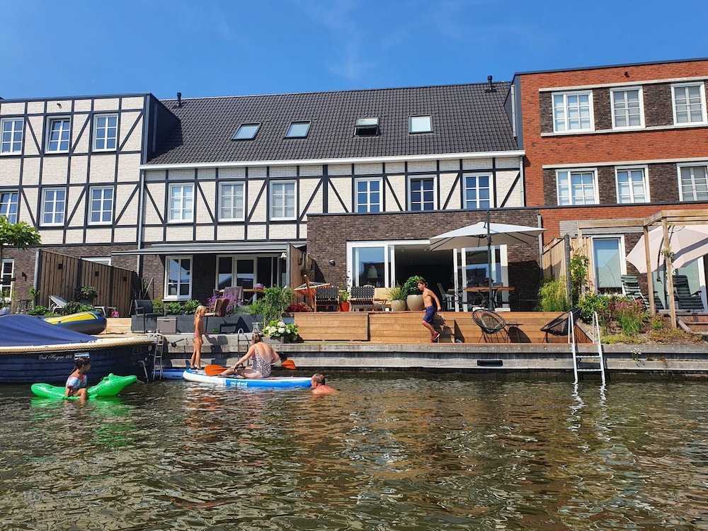 Spacious Holiday Home in Alkmaar With Garden view 5