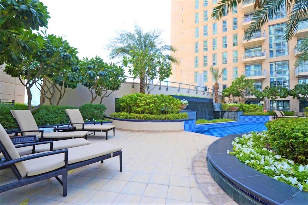 Luxurious 1B With Opera & fountains views