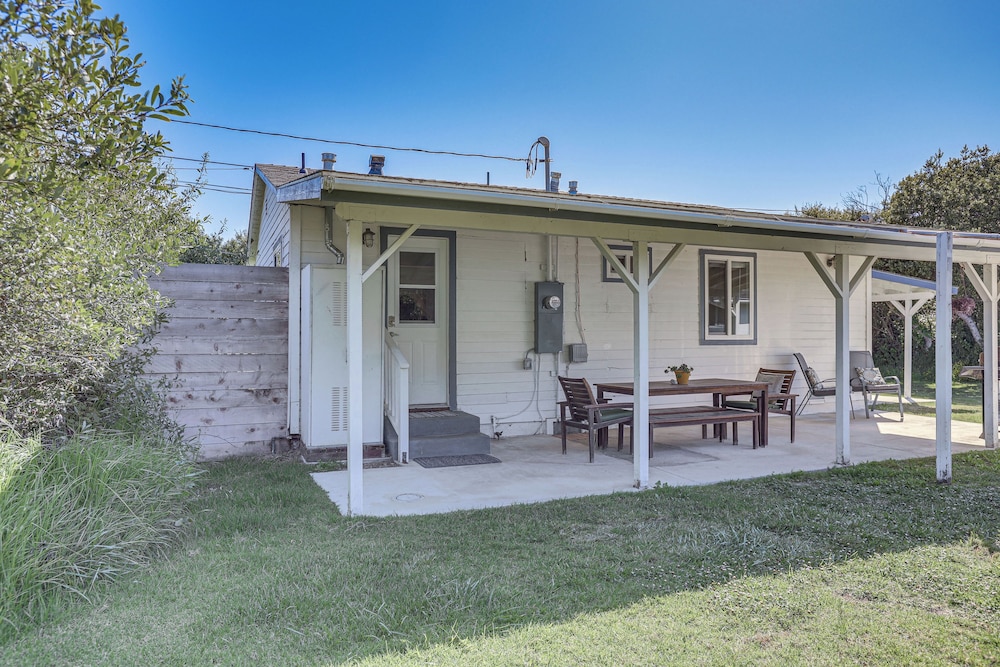 2 Blocks to Beach: Dog-friendly Oceano Cottage view 5