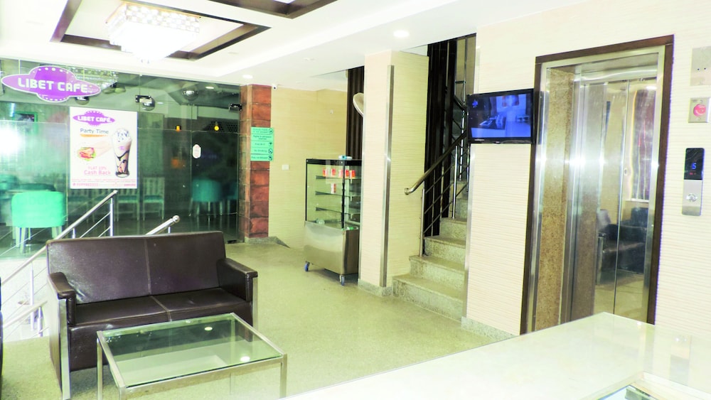 Lobby & Reception