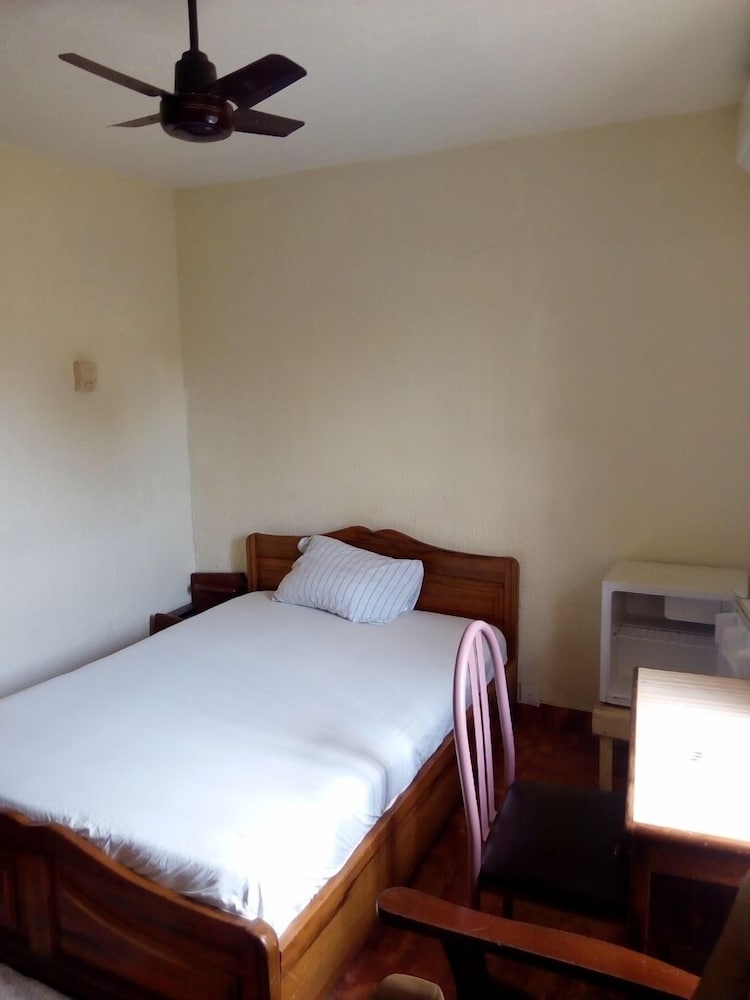 Inn-Syde Guest House