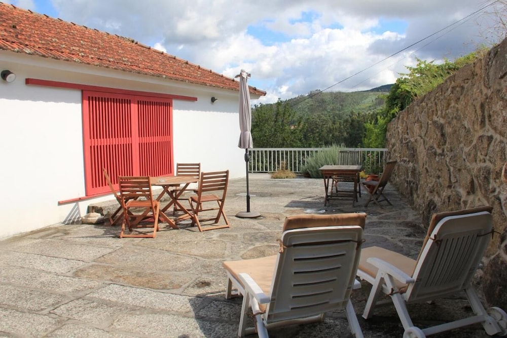 Charming Holiday House in Bairros Portugal With Mountain Views
