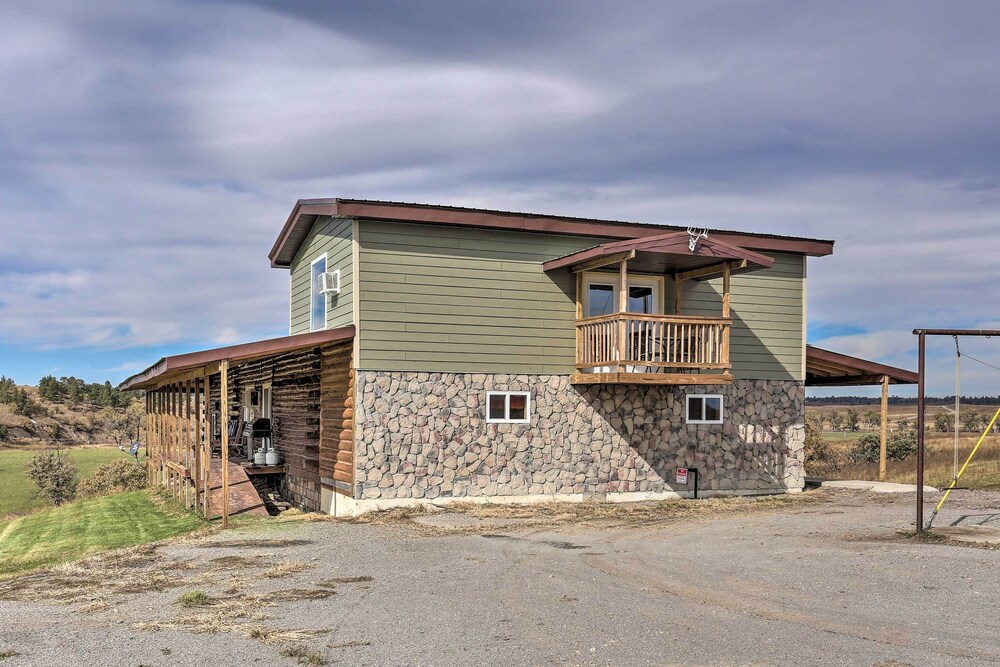 Secluded Belle Fourche Cabin: Group Friendly! view 5