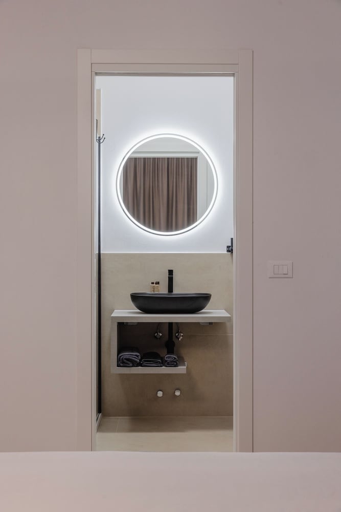 Luxury Station Suite