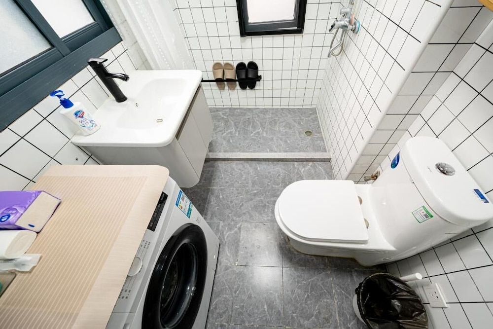 Shanghai Hills & Zinn Courtyard BNB
