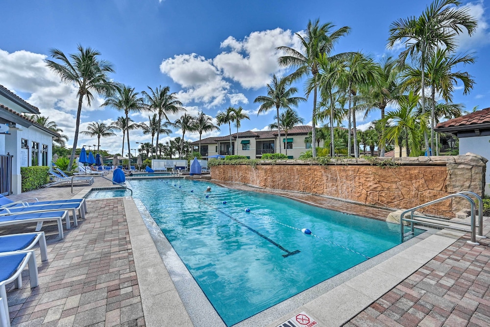 Luxe Naples Bay Resort Condo: Near Fifth Ave!