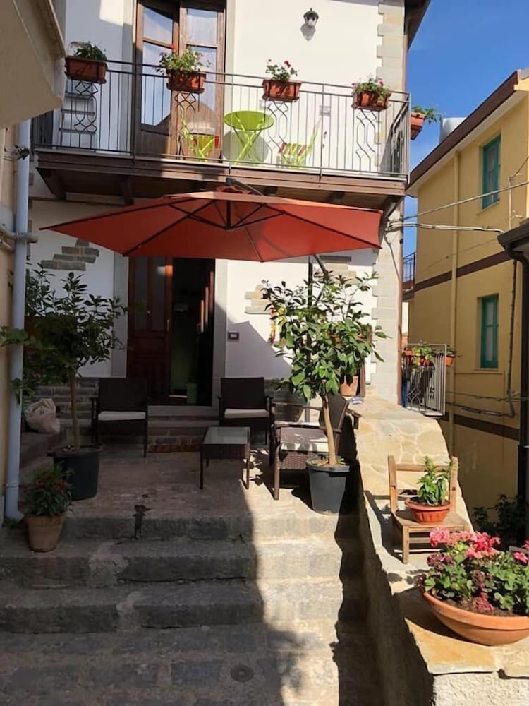 Al Castello San Piero Patti view 3