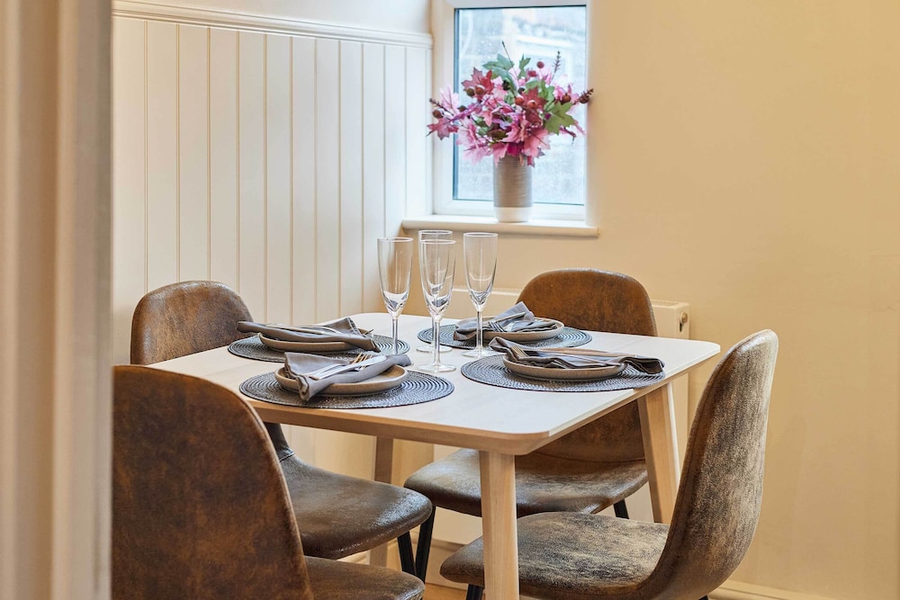 Host Stay Daisy Cottage