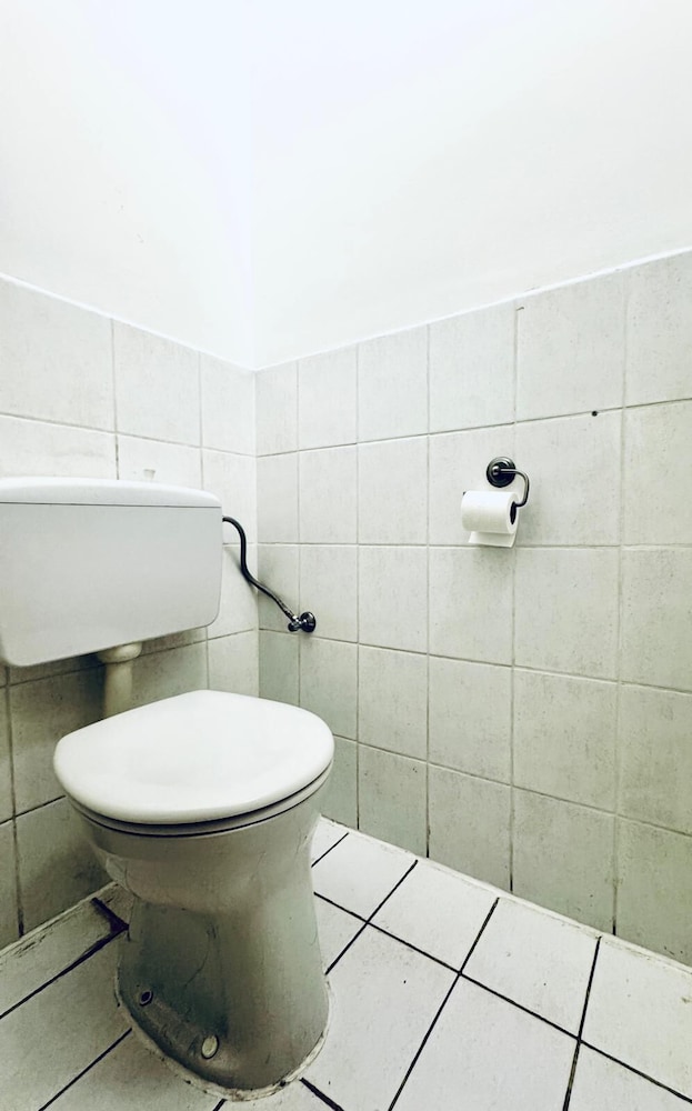 Affordable 4BR Near Stadthalle