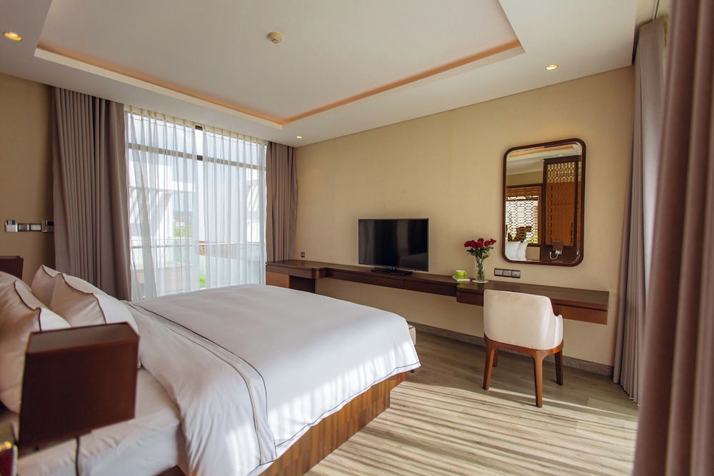 The Palm Nest Cam Ranh Pool Villa