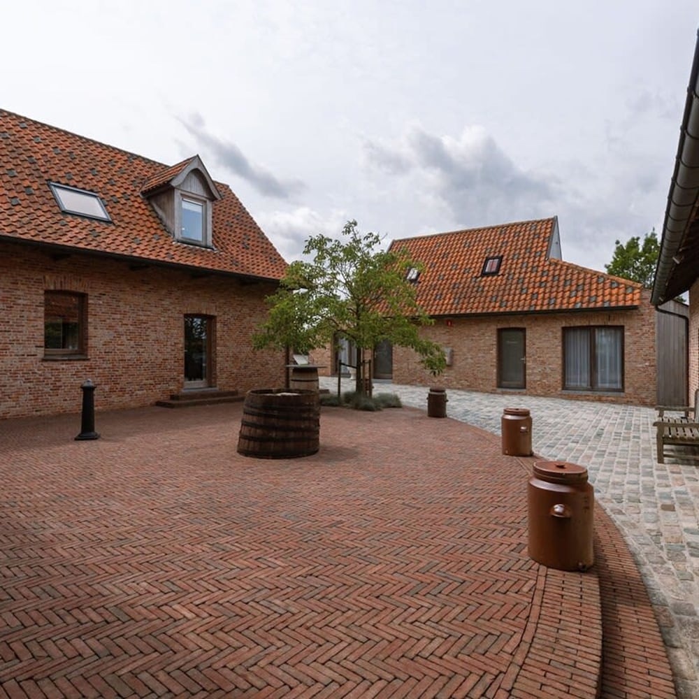 Charming Roger s Farm