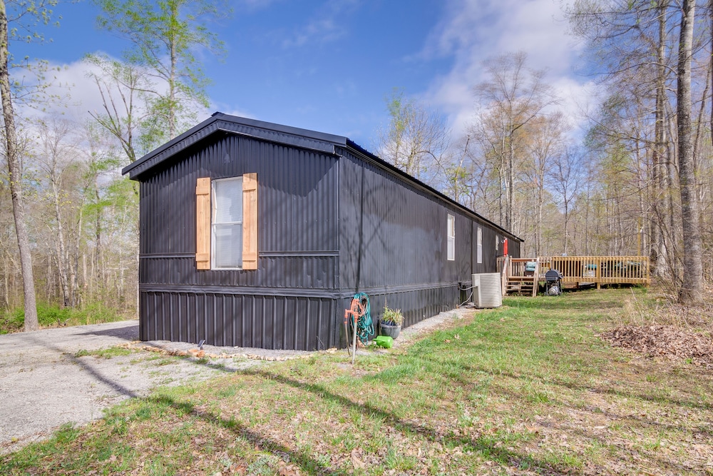 Nancy Cabin w/ Fire Pit Near Lake Cumberland! view 4