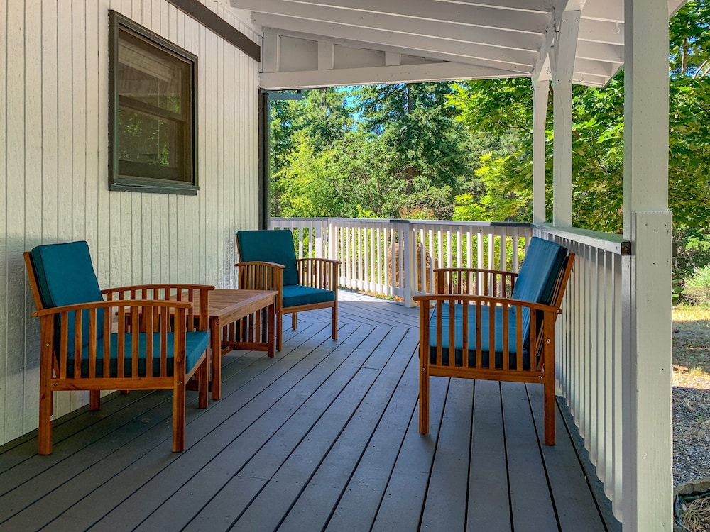Orchard Haven Combo 6 Bedroom Home by RedAwning