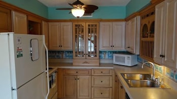 Palm Cay 9 1 Bedroom Condo by RedAwning