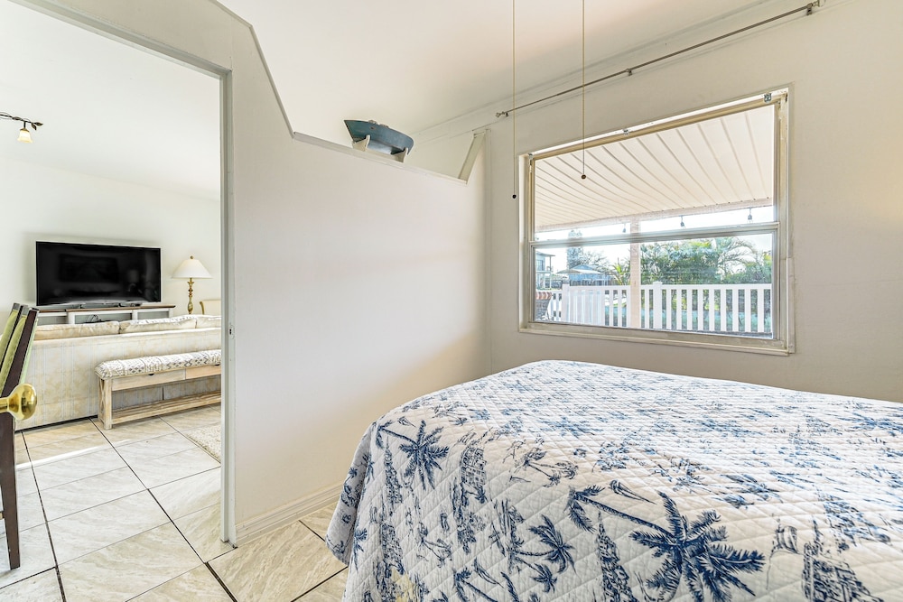 < 1 Mi to Hudson Beach: Waterfront Apt w/ Dock