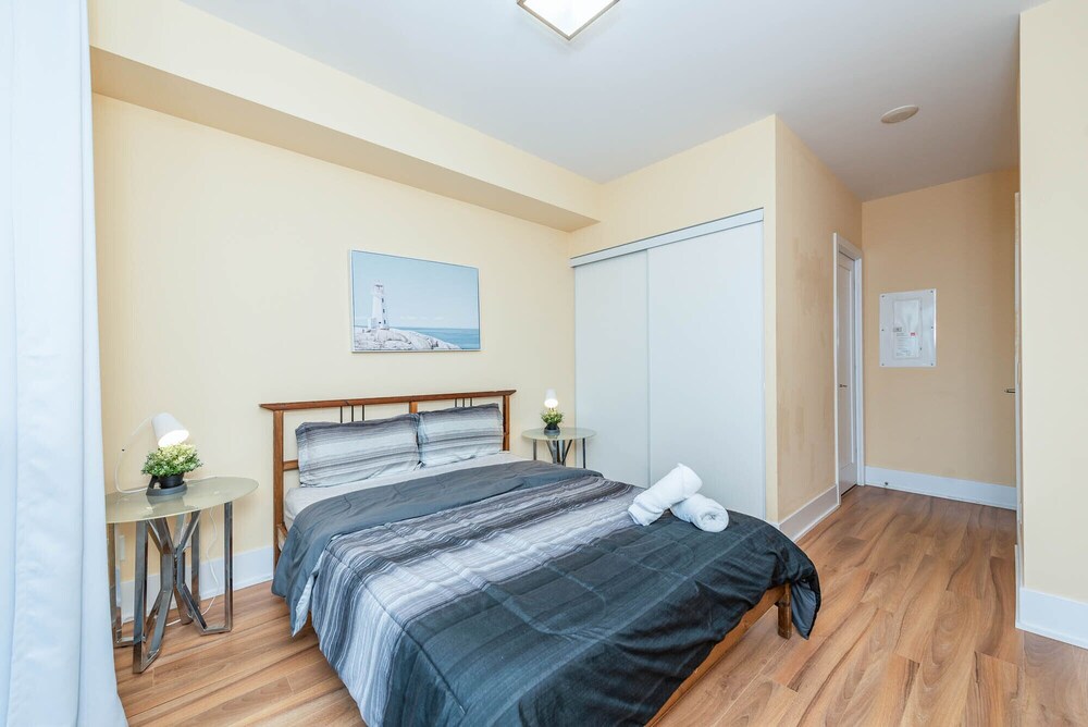 PlanURstay  - 300 Front Street West - Image 3