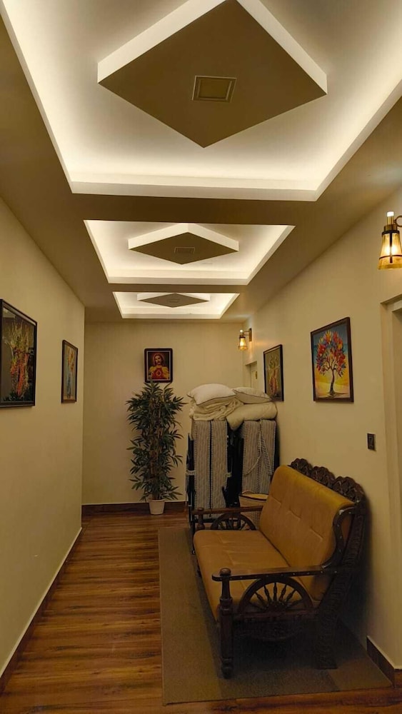 Airnest Airport Residency