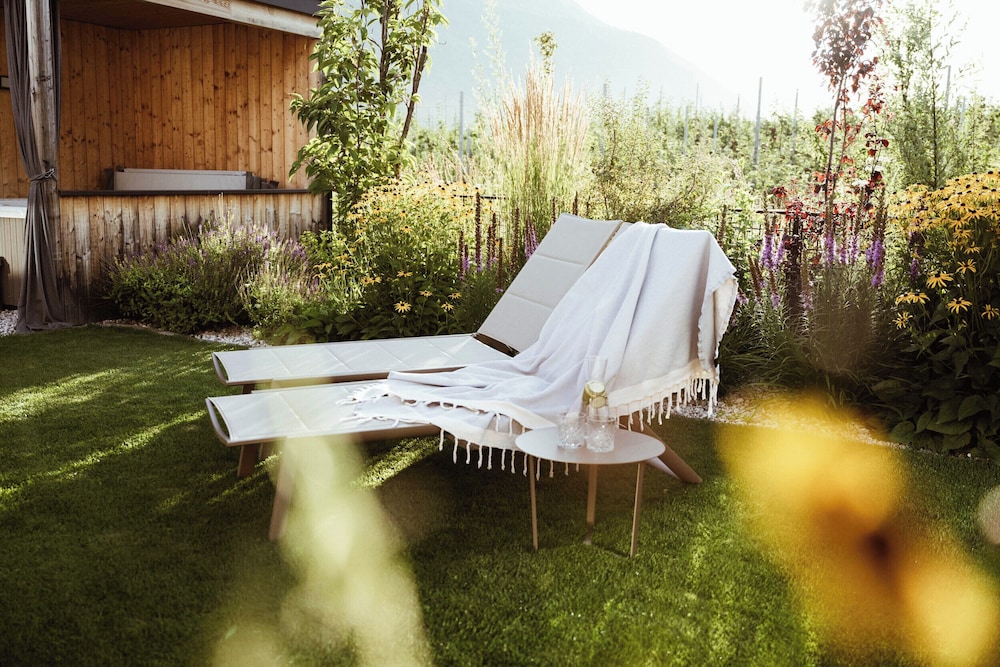 Amolaris Garden Loges & Guesthouse