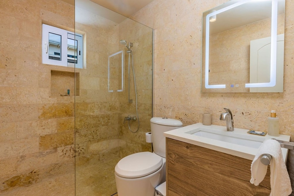 New Mediterranean Villa 5bed 5bath Across-marriott