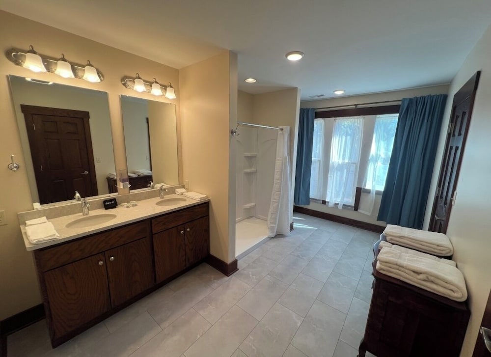 Charleston House Bed & Breakfast Inn