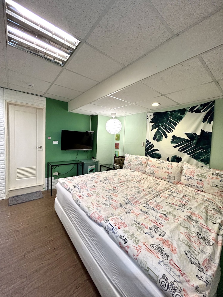 Ximen Triple Tiger Hostel