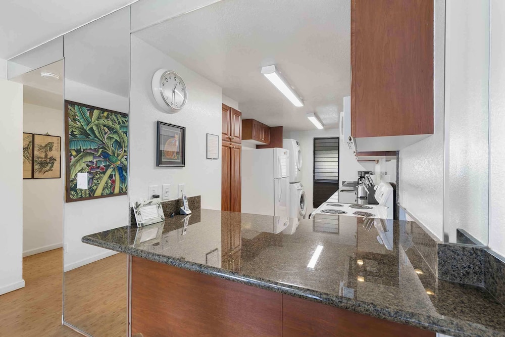 Lauloa 410 - Top Floor, Oceanfront Lanai, Molokini & Halaeakala Views, Split A/C