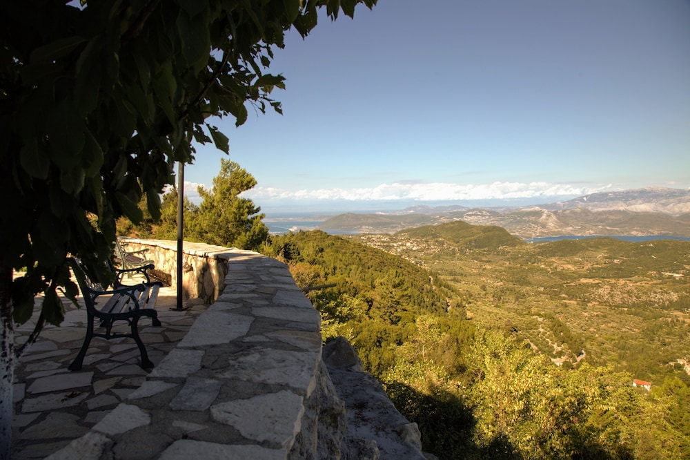 Estate Dafnopanagia