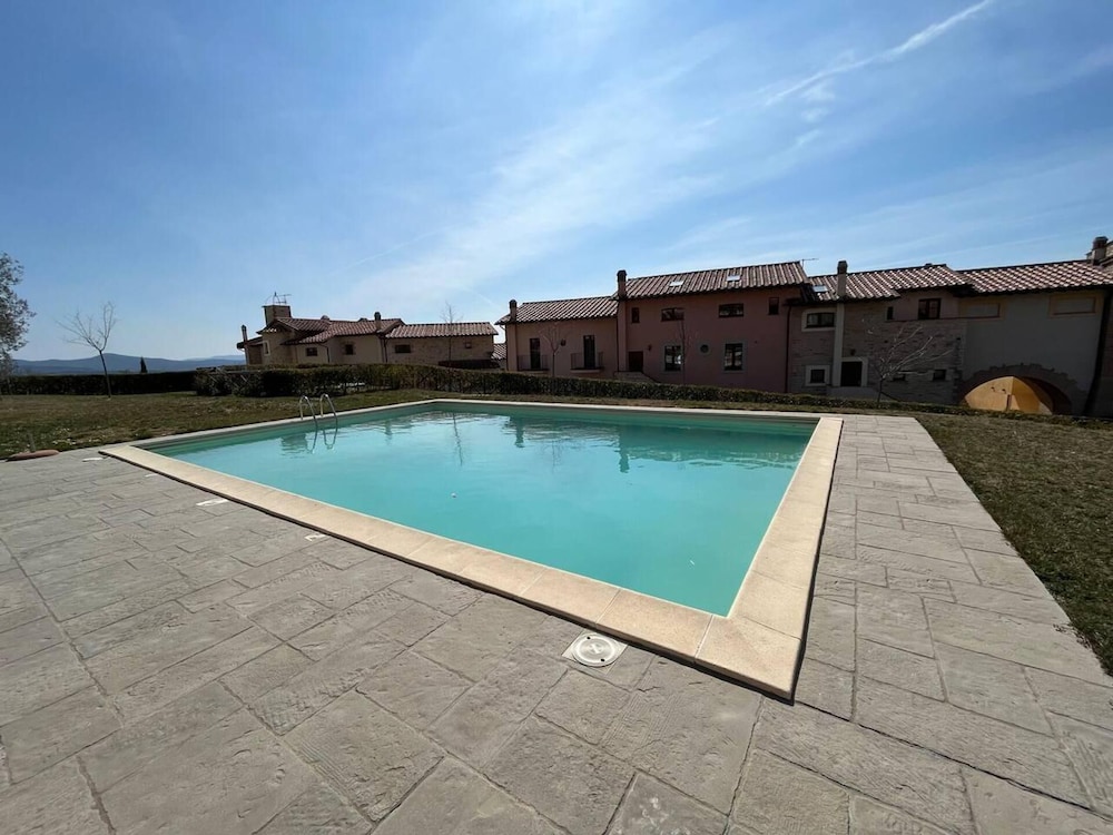 Stylish Umbrian Apartment Garden Pool nr Orvieto view 2