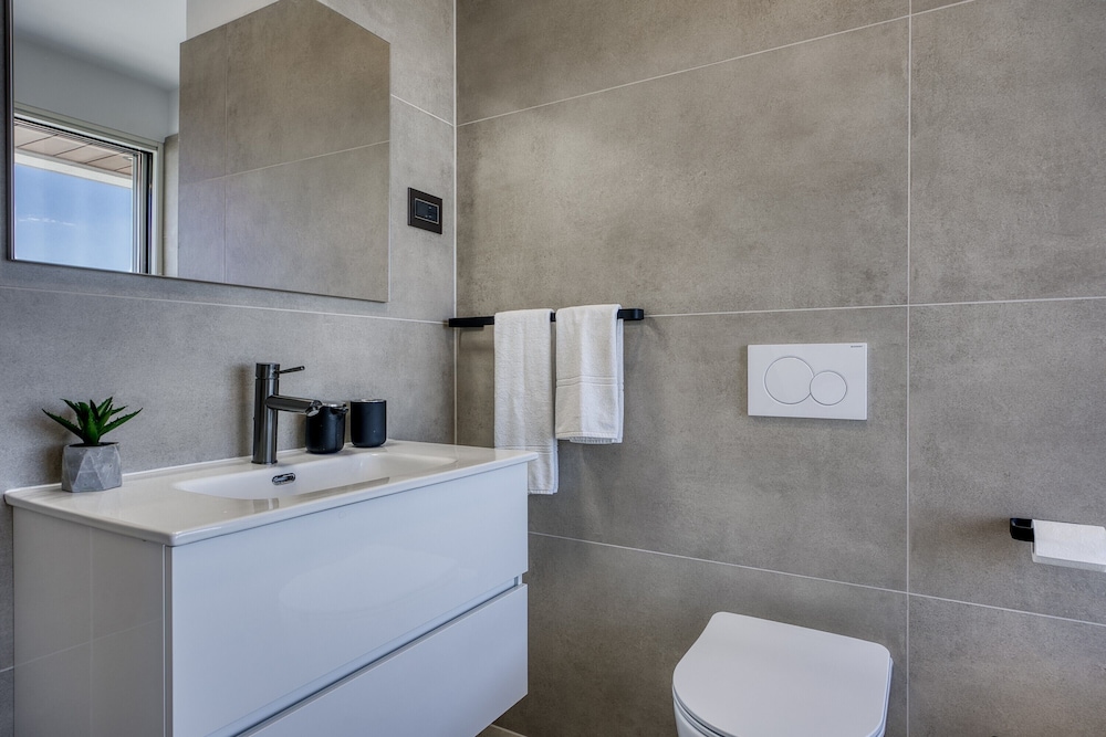 Luxury Seaview Villa Rosciola