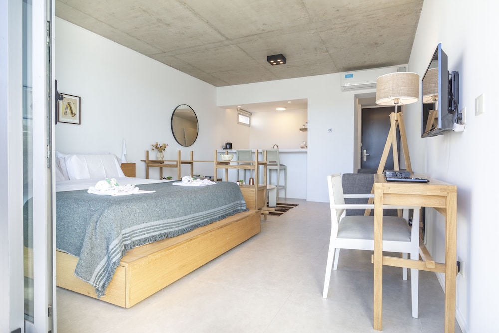 Floralis Suites by Be Local