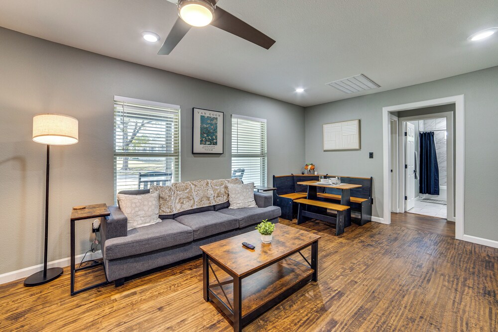 Walk to East Texas A&m! Home w/ Pet-friendly Yard