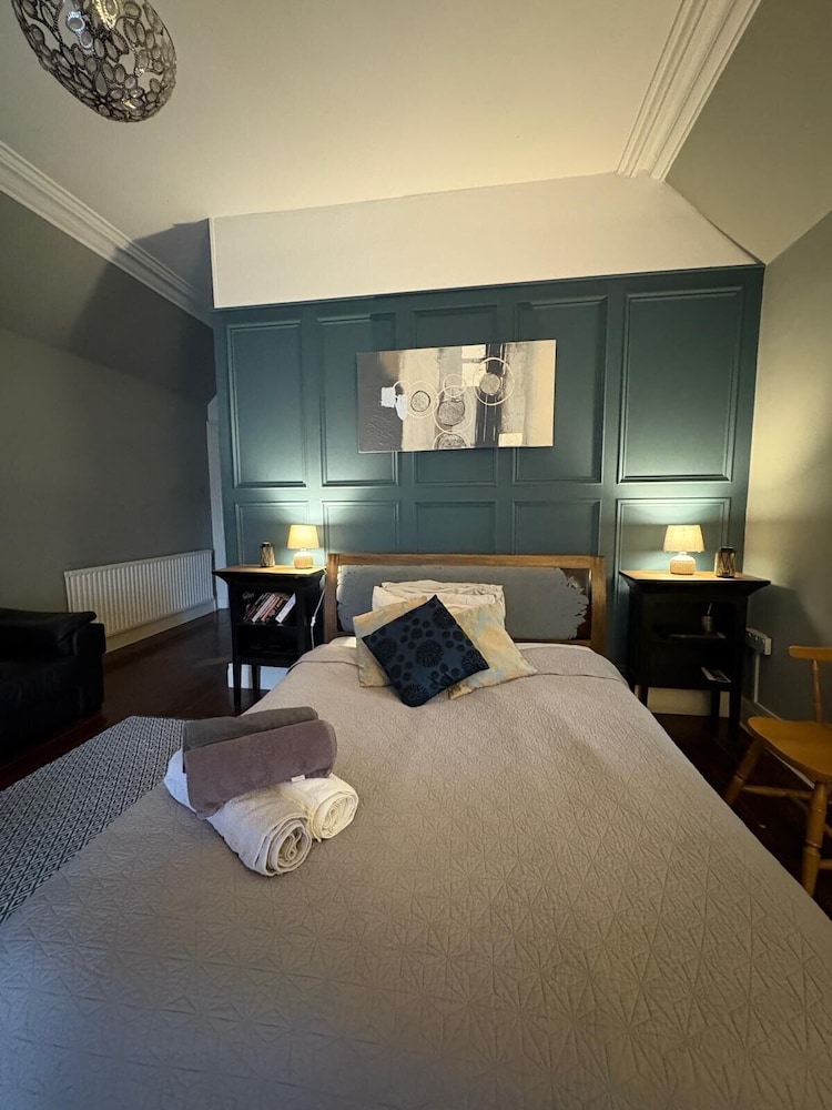 Fabulous 6 Bedroom Victorian Period House