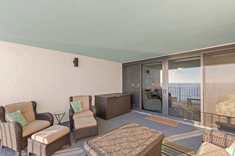 Watercrest Waves! Beachfront 2br/2ba Condo, Sleeps 8, Stunning Gulf Views!