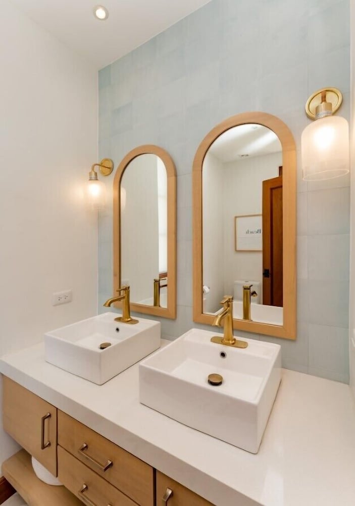 Las Catalinas Doorway